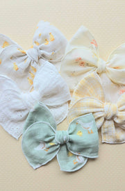 Fable Bow on Clip • Light Cream Plaid Gauze